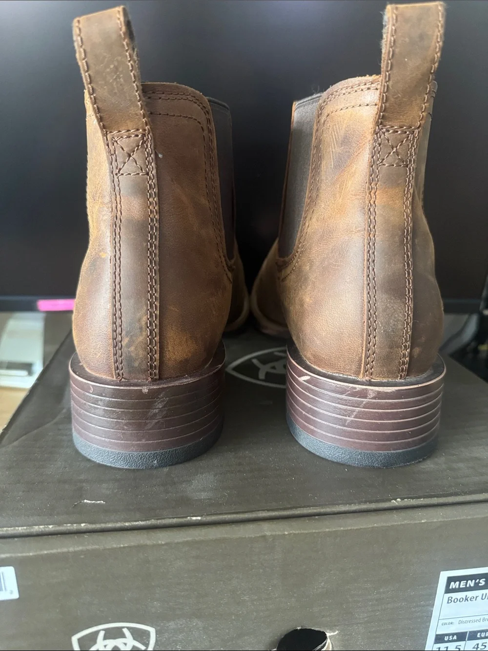 Ariat Men’s Brown Leather Chukka Boots